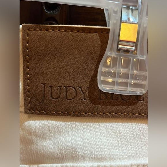 Judy Blue ‘Maddie’ Sz 14W White Relaxed Fit Jeans w/Braided Side - Picture 3 of 9